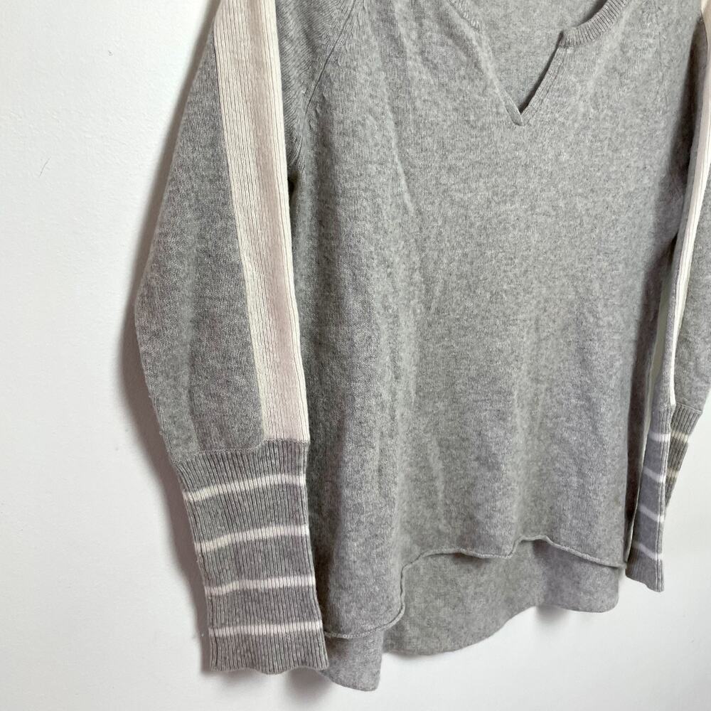 Gray Ivory Color Block Cashmere Sweater V-Neck M/L Quiet Luxury Retro Stripe - Picture 2 of 8